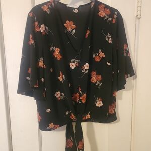 * Medium Lush Floral Print Blouse